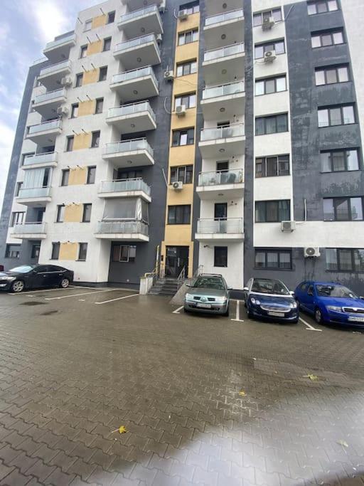 Cozy Studio 10 Min Away From Th Center Of The City Bukares Bagian luar foto