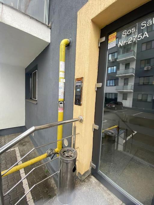 Cozy Studio 10 Min Away From Th Center Of The City Bukares Bagian luar foto